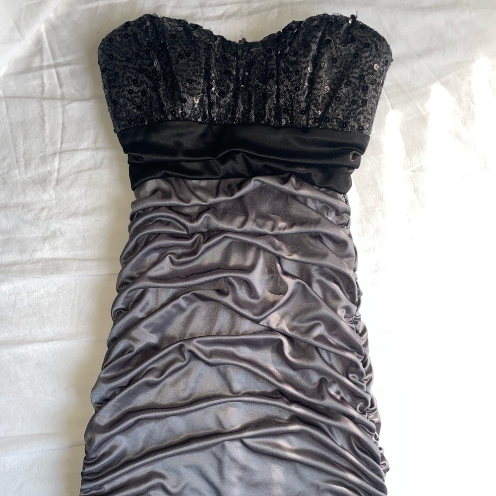 Small Gray Dress w/ Black, Sequin Top